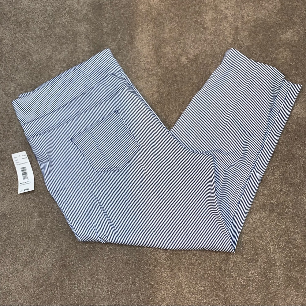 NWT Southern Lady 20W Blue&White pull on ankle pant inseam 28”